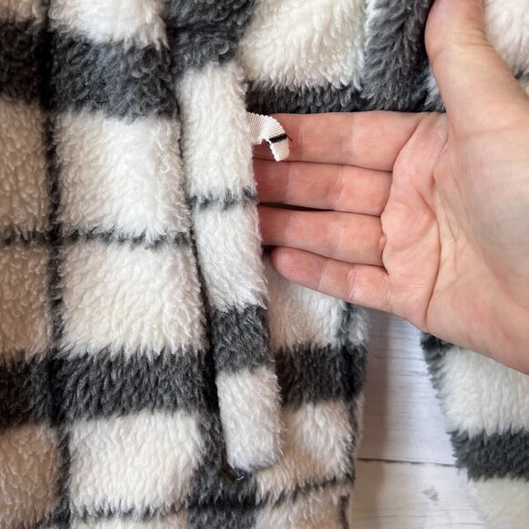 T by Talbots Jacket Womens SZ MP Black and White Merry Plaid Cozy Sherpa Outdoor - Picture 11 of 14